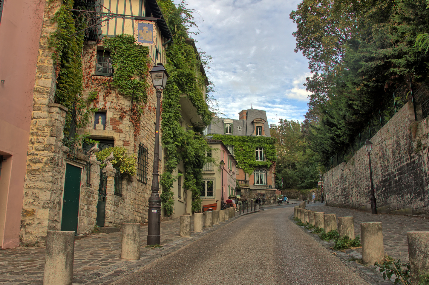 Montmartre street